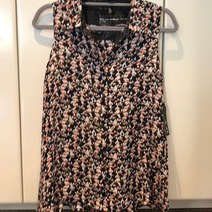 Nic + Zoe Sleeveless button down